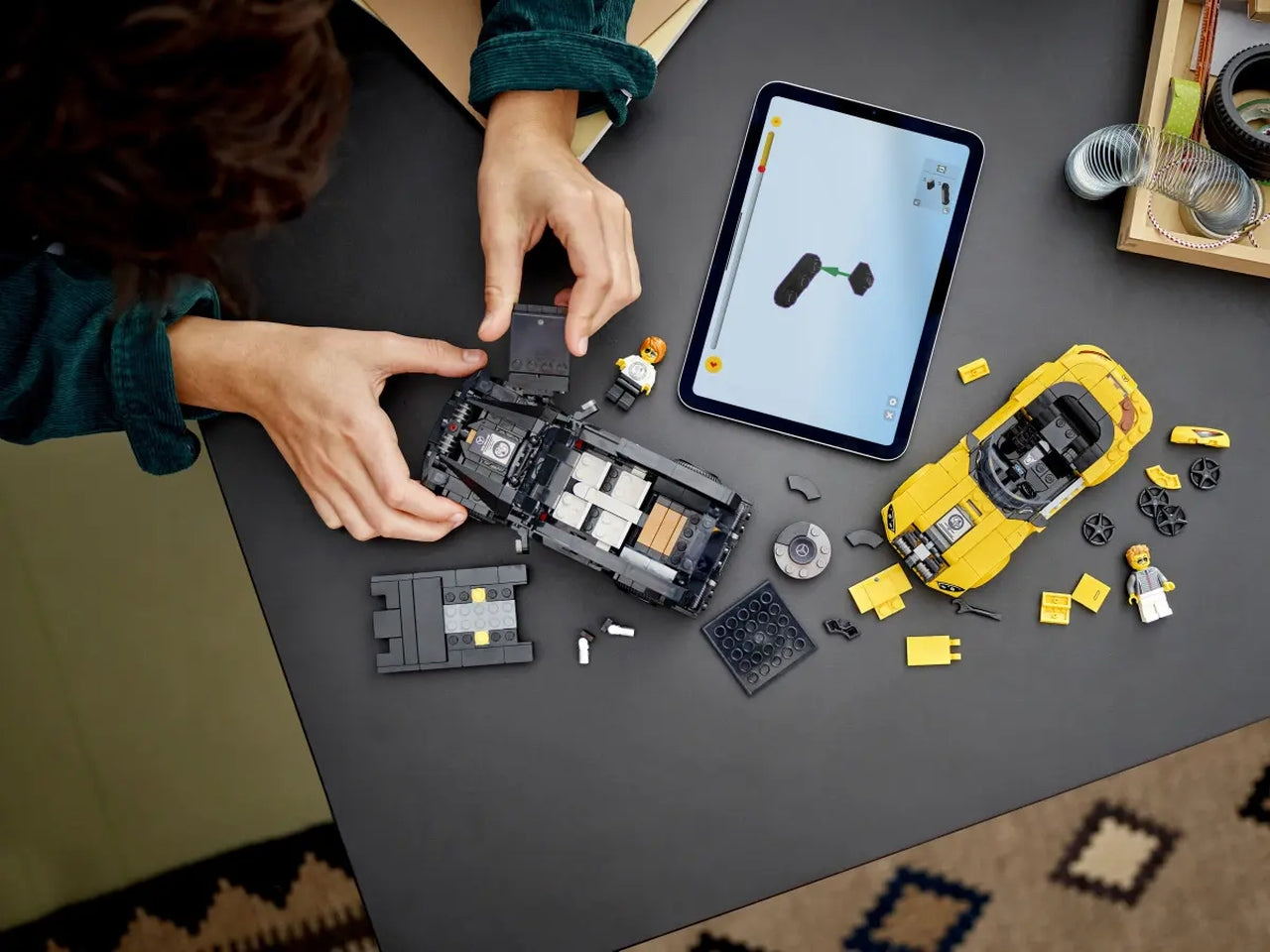 Lego Speed Mercedes-Amg G 63 e Mercedes- Amg G 63, in scatola da 808 pezzi per ragazzi di 10+ anni, 76924