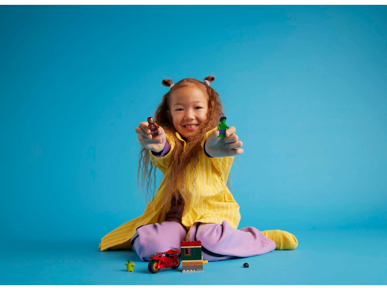 LEGO Marvel - Giocattolo costruibile di Iron Man e dellâIncredibile Hulk: questo set di gioco con moto e The Hulk per i bambini Ã¨ stato appositamente pensato per i bambini e le bambine dai 4 anni in su 76287