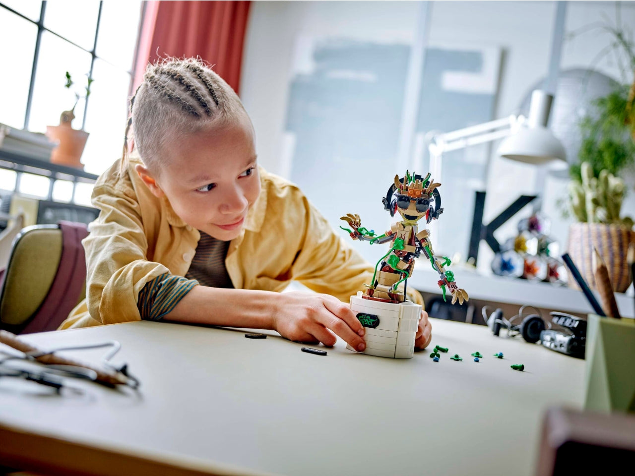 LEGO Marvel - Giocattolo animato di Groot costruibile per bambini: Groot ballerino Ã¨ un regalo interattivo per i bambini e le bambine dai 10 anni in su 76297