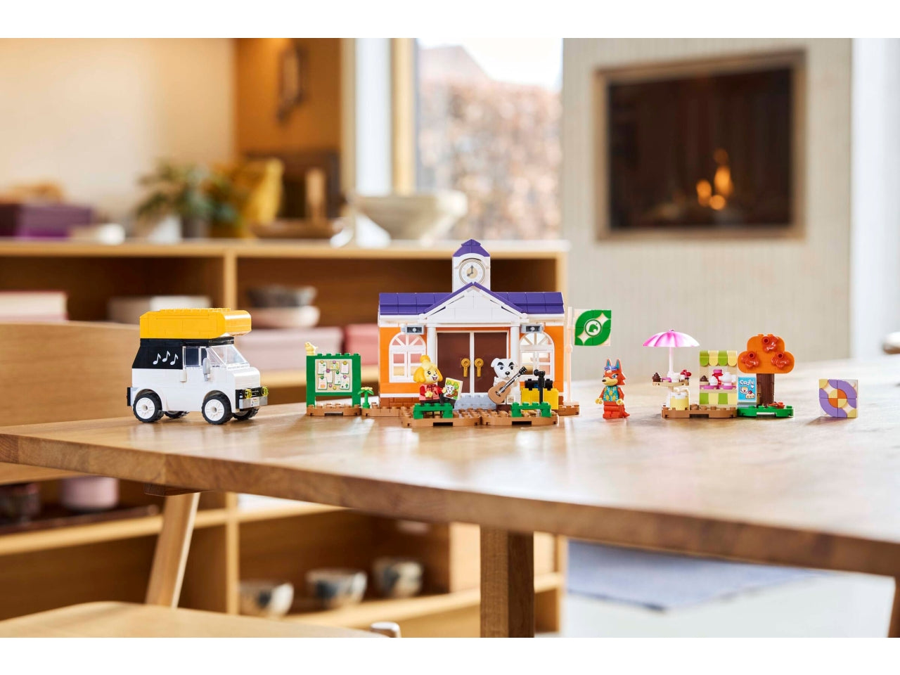 LEGO Animal Crossing - Giocattolo costruibile per i bambini e le bambine dai 7 anni in su: il giocattolo Concerto in piazza con K.K. offre ai bambini che amano il gioco di finzione e la serie di videogiochi 77052 $