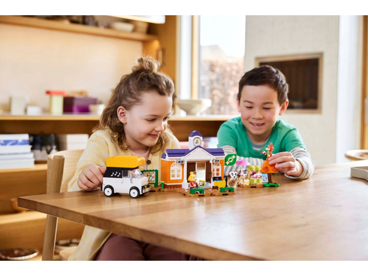 LEGO Animal Crossing - Giocattolo costruibile per i bambini e le bambine dai 7 anni in su: il giocattolo Concerto in piazza con K.K. offre ai bambini che amano il gioco di finzione e la serie di videogiochi 77052 $