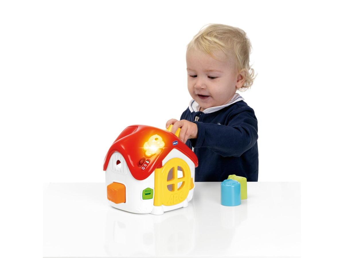 Chicco ABC Casetta Incastri - Multicolor, Plastica, EtÃ  10-36 Mesi, Batterie Incluse, Dimensioni 19,2x15x16,8 cm $