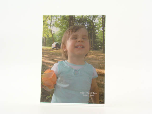 Cornice in acrilico 13x18cm. 7045