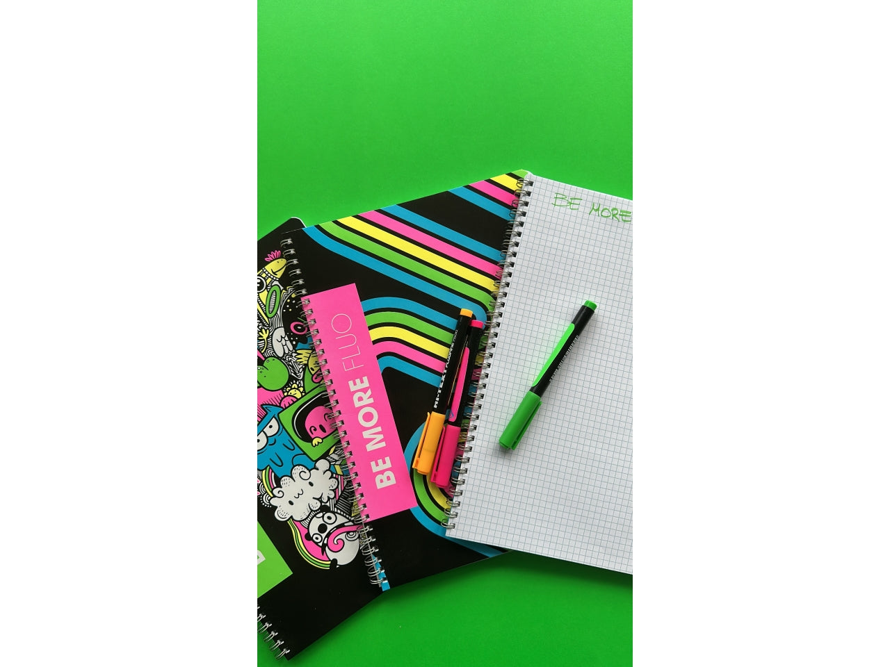 Quaderni maxi fluo linea be more different formato 21x29,7, pagine 72+r, rigatura c confezione da 10 quaderni