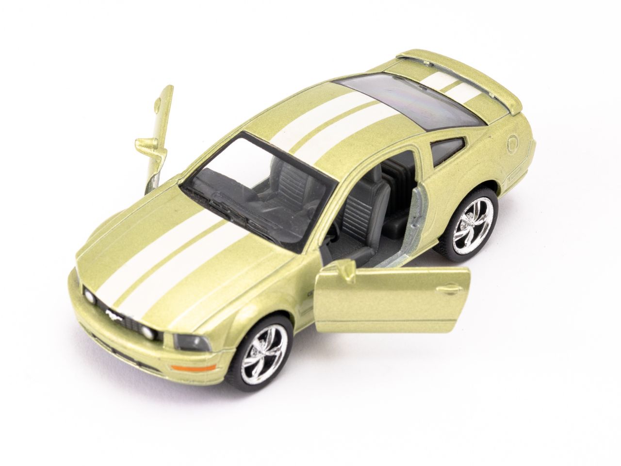2006  ford  mustang  gt  die cast