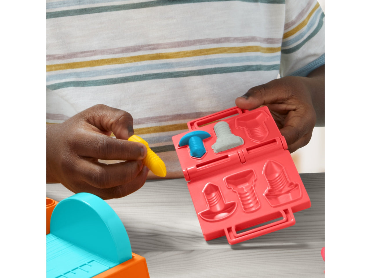 Play-doh Banco da lavoro set da gioco di pasta modellabile - Hasbro