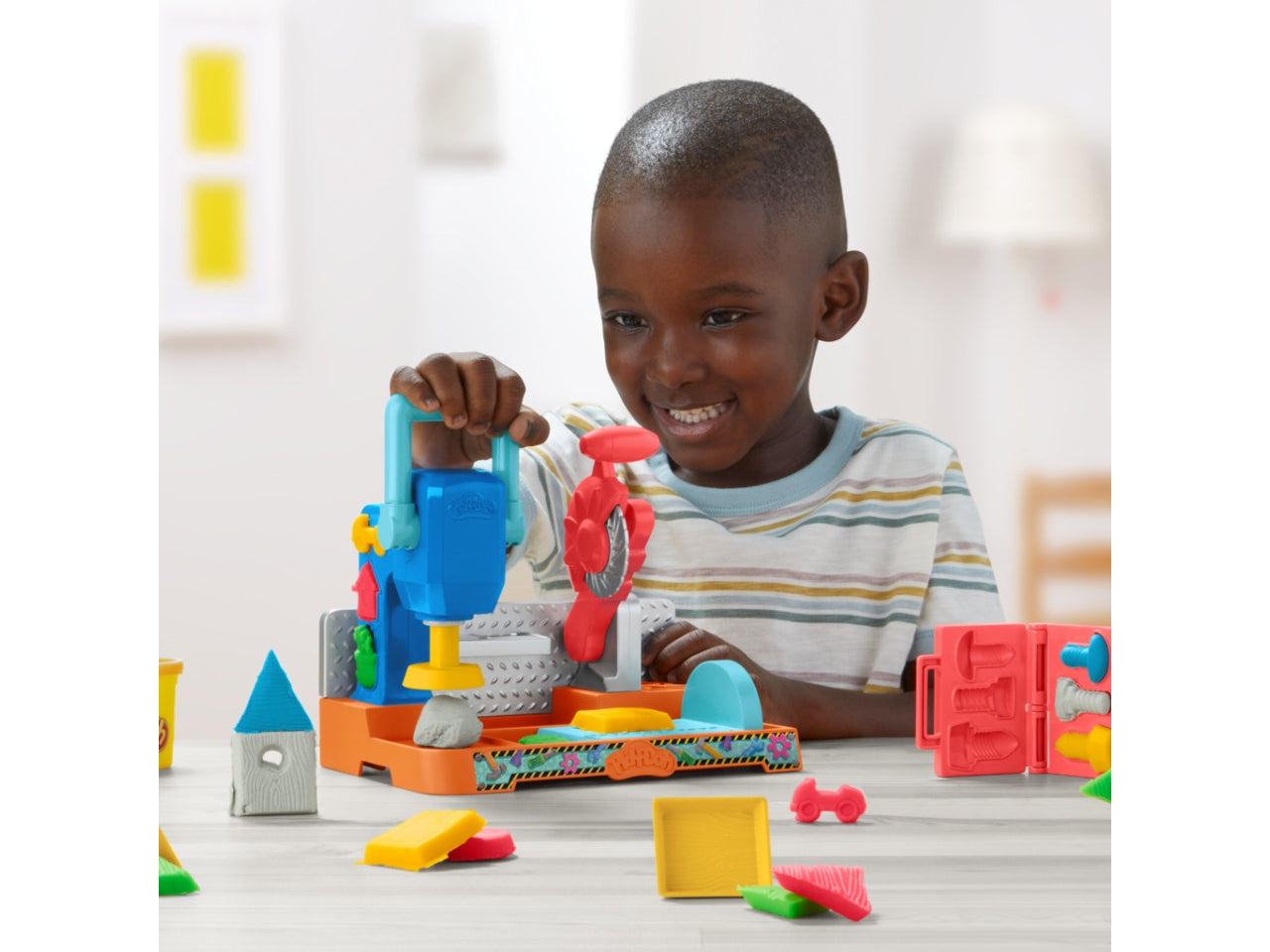 Play-doh Banco da lavoro set da gioco di pasta modellabile - Hasbro