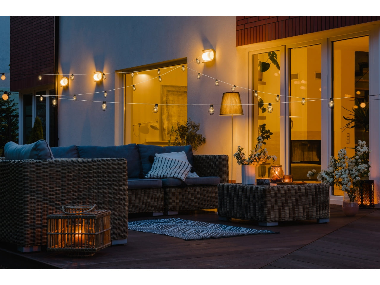 Catena luminosa con gabbietta led vintage bianco caldo con pannello solare, 10 led, 1,8 m - Giocoplast