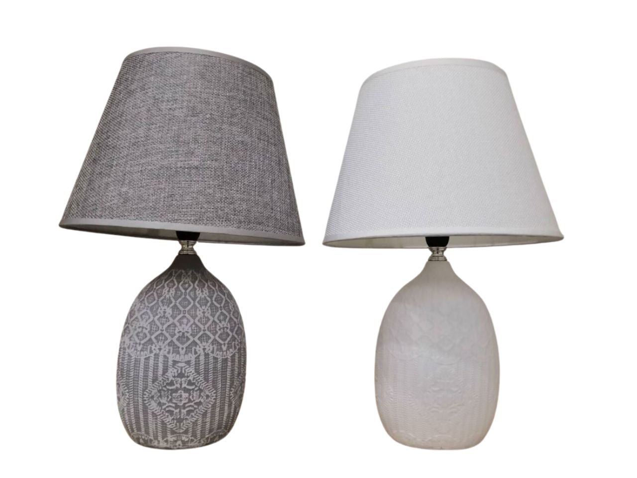 Lampada da scrivania luce diffusa moderna lavorazione a rilievo, base in ceramica e paralume in tessuto, disponibile in 2 colori - 26,5x37cm - Creare