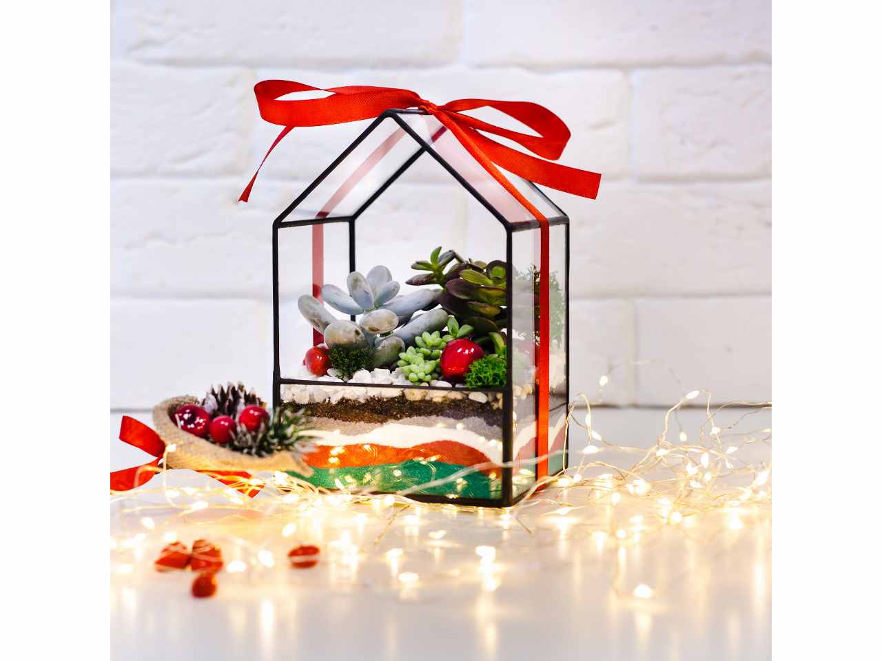 Filo metallo argento 4mt con 40micro led bianco caldo, giochi di luce a batteria 3xAA1,5V (non incluse) per uso interno/esterno IP44