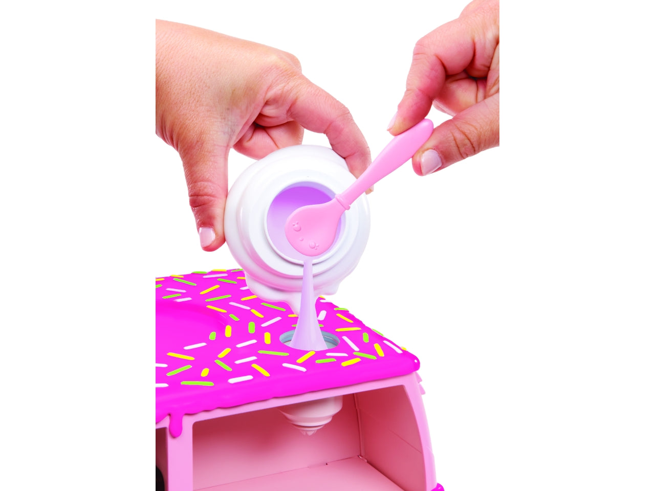 Yummiland Lipgloss Truck: Camion Multicolor per Creare Lucidalabbra Personalizzati con 2 Esclusivi Num Noms, Gioco Unisex per Bambini 4+ | MGA Entertainment