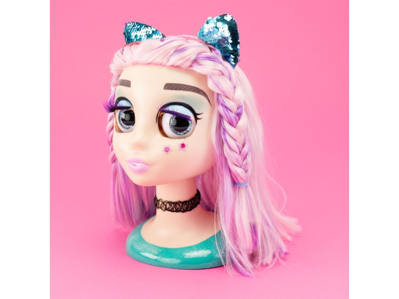 Influencer beauty and style, testina con accessori