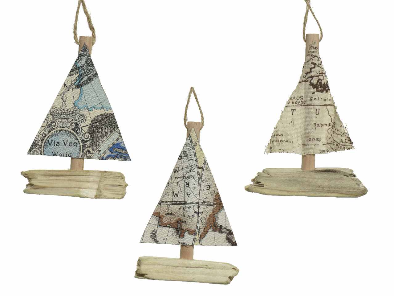 Barca decorativa con stampa mappa del pianeta sulla vela con gancio e corda in juta per sospensione 3 colorazioni assortite 2xh.12cm