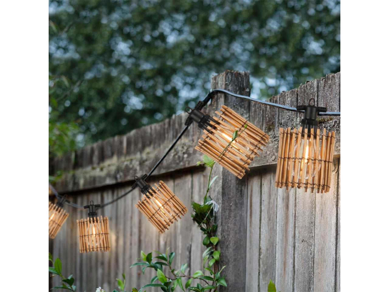 Catena luminosa led per esterno a luce fissa bianco caldo diametro 9cm x 450cm x altezza 9cm con trasformatore