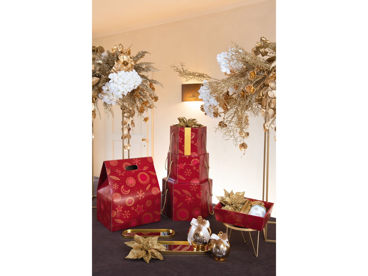 Baulotto colore rosso con decorazione universo misura 330x250x390mm