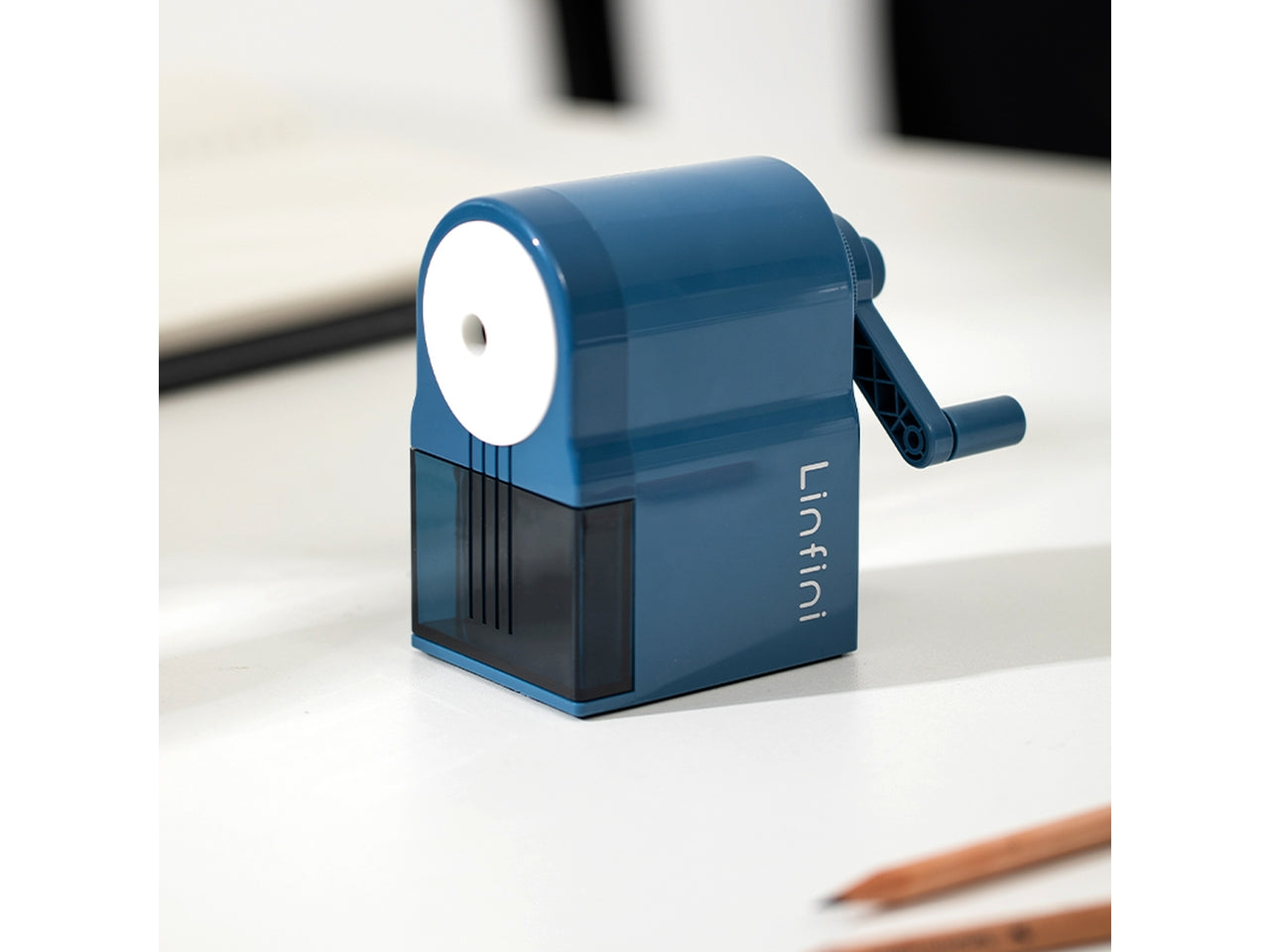 Temperamatite manuale con manovella in 3 colori assortiti in plastica, 5 gradi di affilatura - Deli