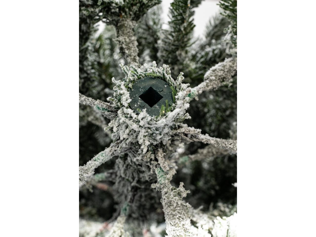 Albero valtellina innevato 240cm diametro 80cm 1198 rami, montaggio ad ombrello