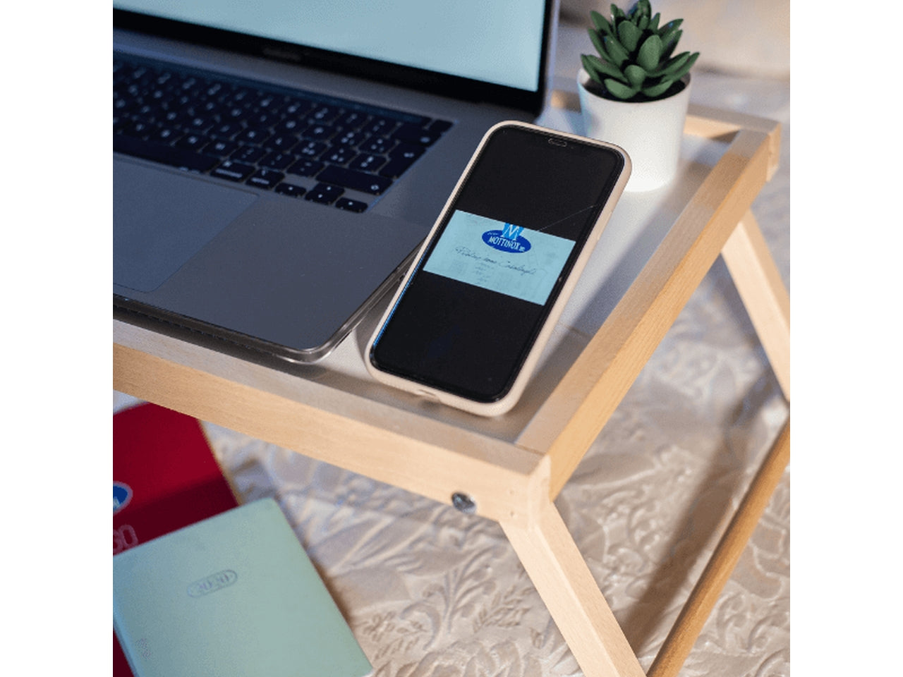 Vassoio da letto in mdf e legno faggio bianco e naturale scandinavo 50x33x21,5 cm, Made in Italy - Mottinox