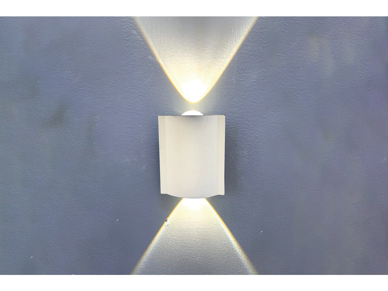 Applique da muro alluminio con 2 led 4x6,5x4cm bianca luce calda