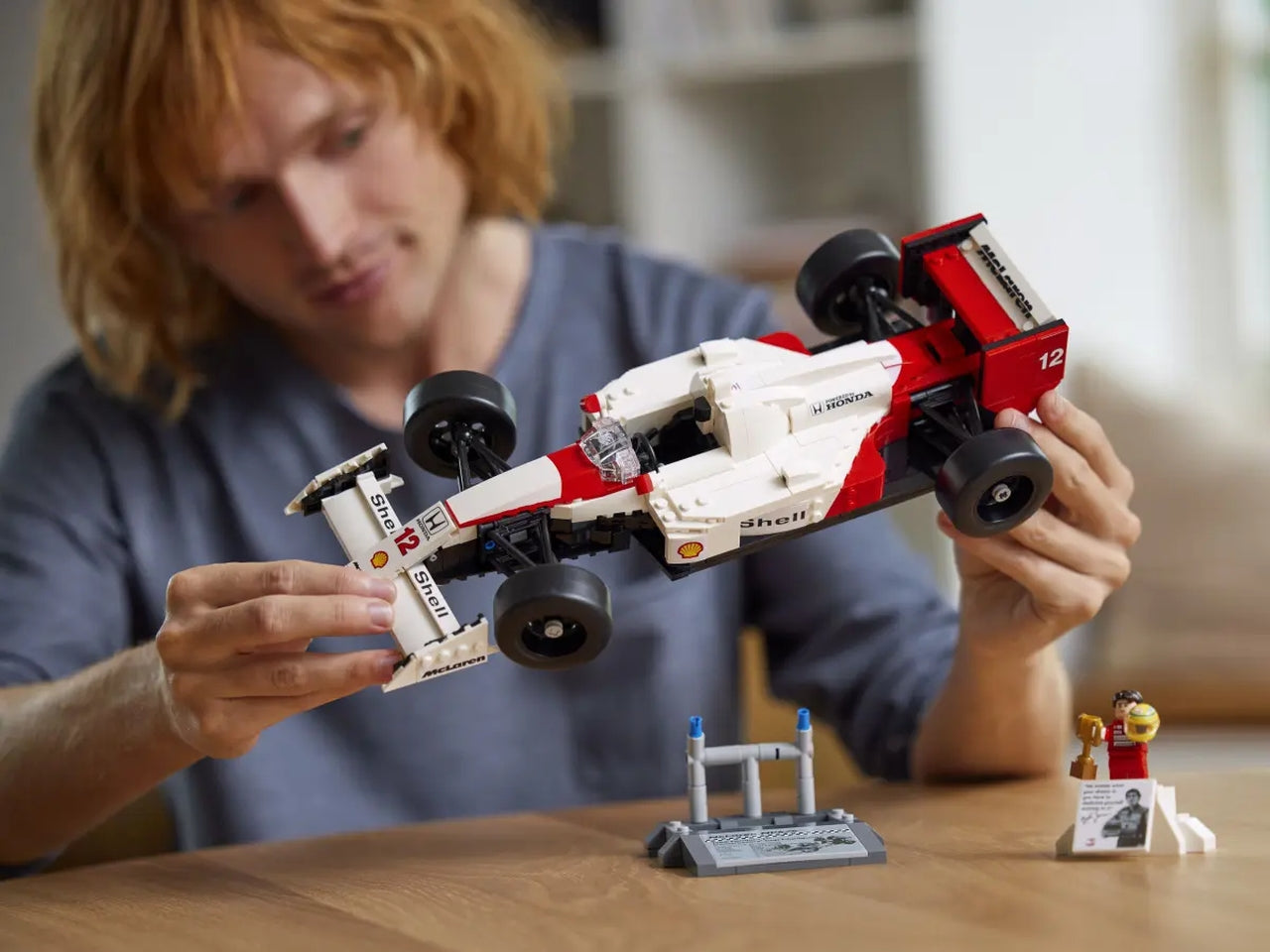 Lego Icons meclaren c/ayrton senna mp4/4 693 pezzi per etÃ  18+ 10330