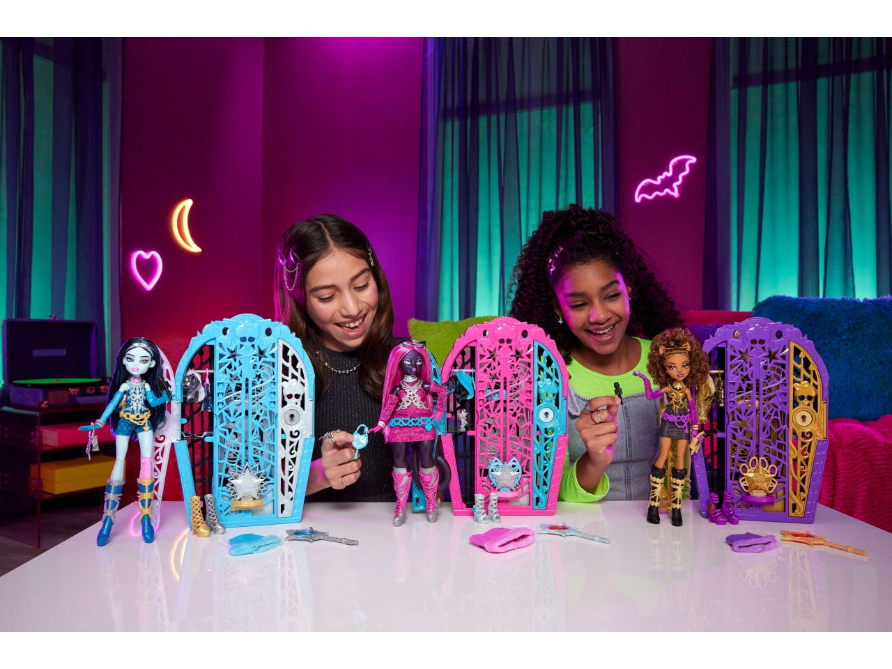 Monster High Segreti da brivido Frankie Stein bambola con abiti guardaroba e accessori glamour a sorpresa