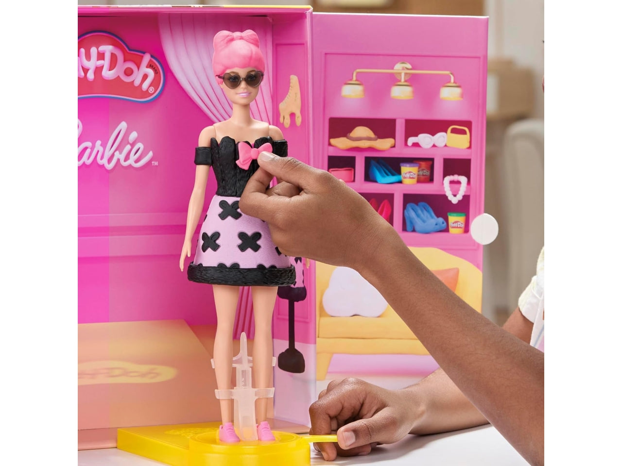 Play-doh barbie designer fashion show