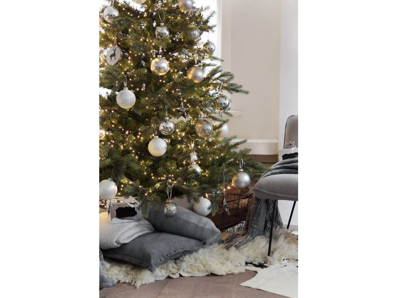 Catena luci con filo metallo nero 960led bianco caldo 8 funzioni 12mt per uso interno/esterno