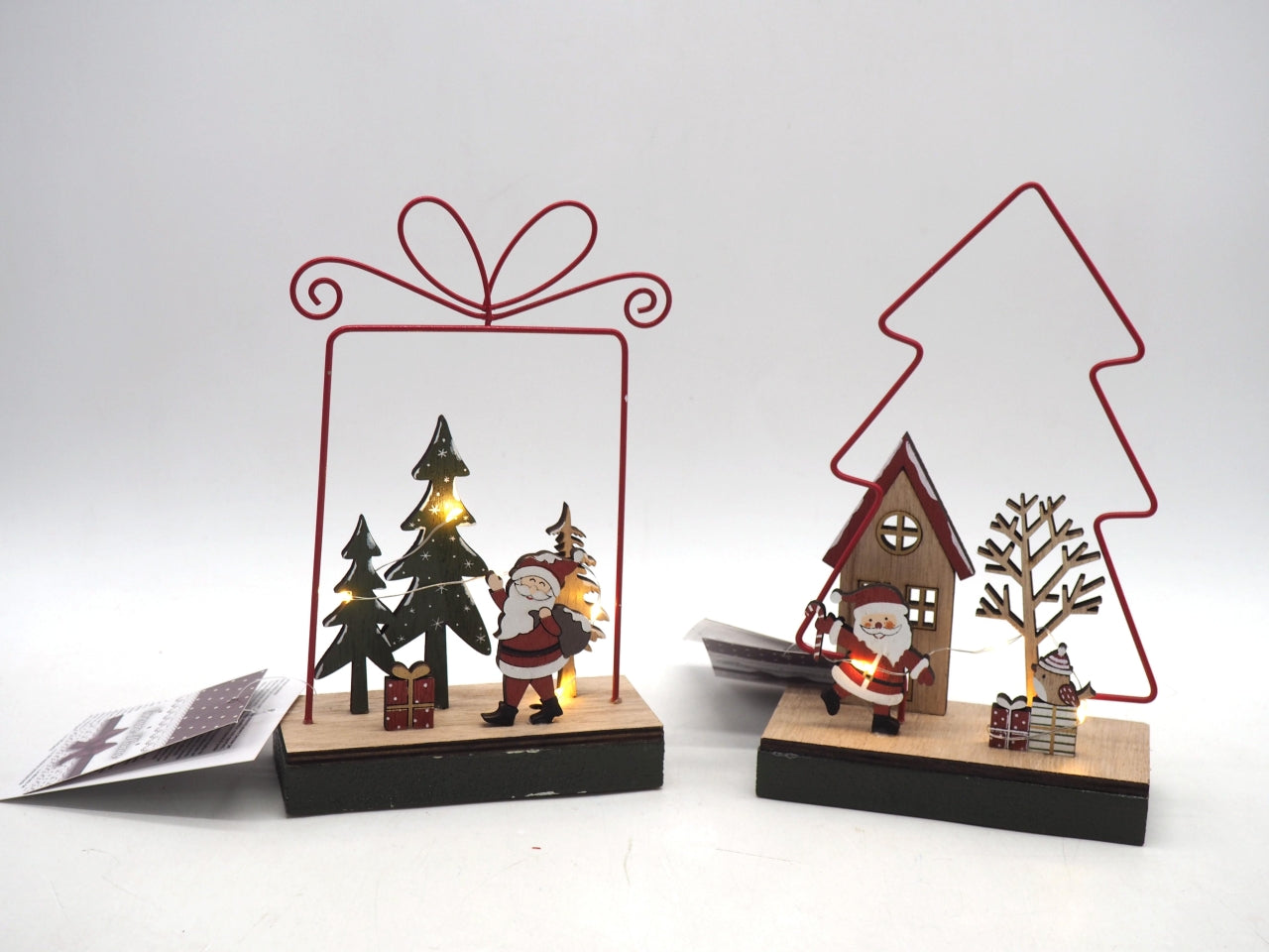 Decorazione in metallo 18cm con luci e base legno 2 modelli assortiti