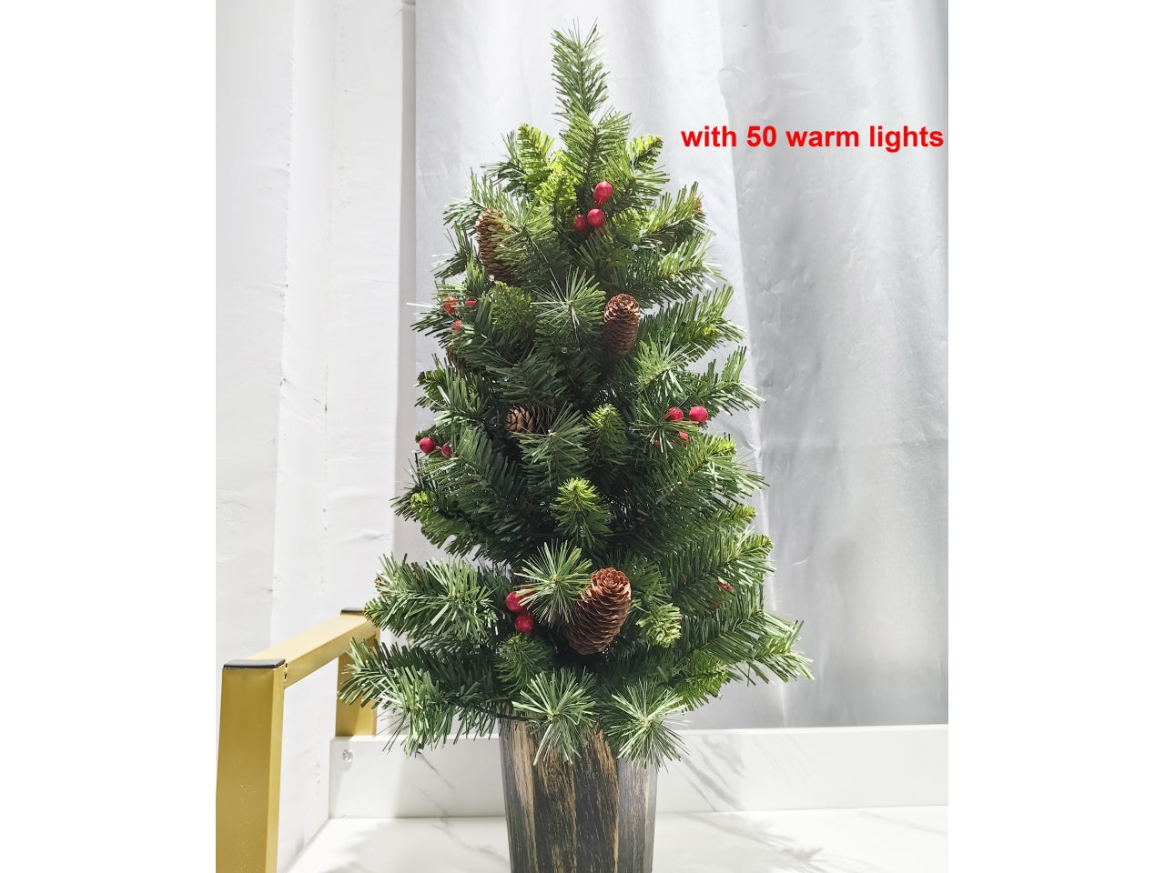 Albero 75cm con 50luci bianco caldo, vaso, bacche e pigne