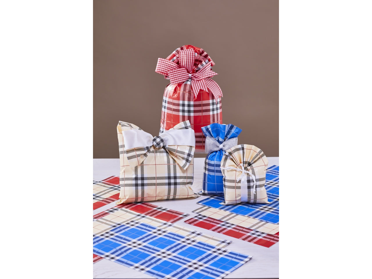 Buste perlate scozzese 40x60cm in confezione da 25 pezzi crema/rosso