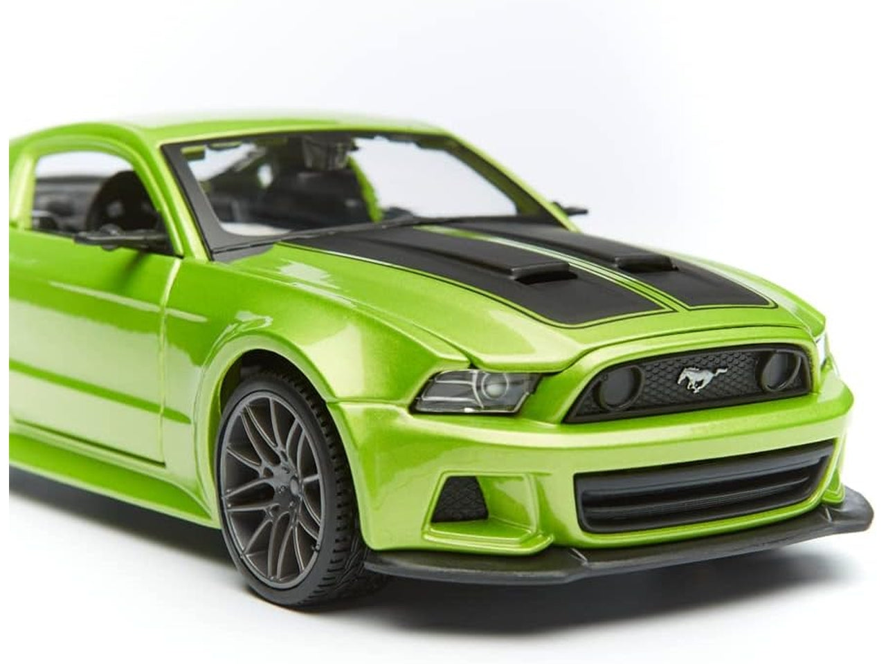 Auto Ford Mustang anno 2014 street racer 1:24
