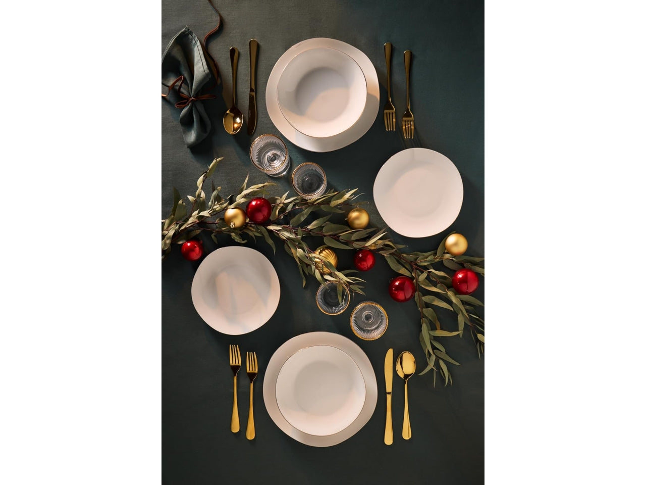 Servizio tavola 18 pz  Delphi filo oro