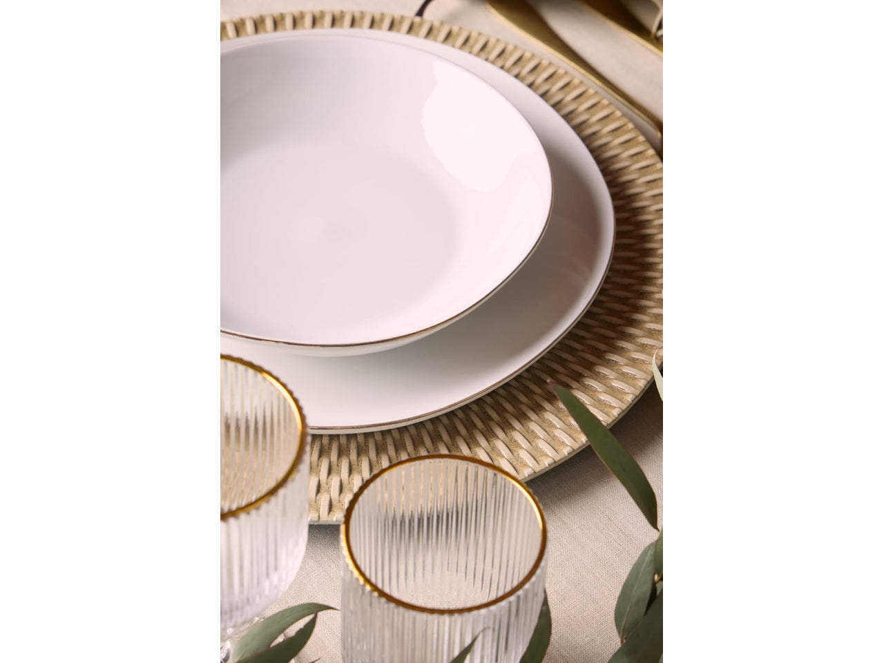 Servizio tavola 18 pz  Delphi filo oro