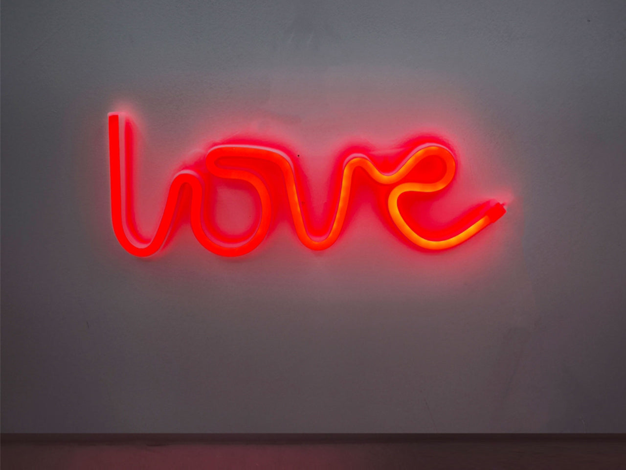 Scritta love luminosa 34x13cm rosso