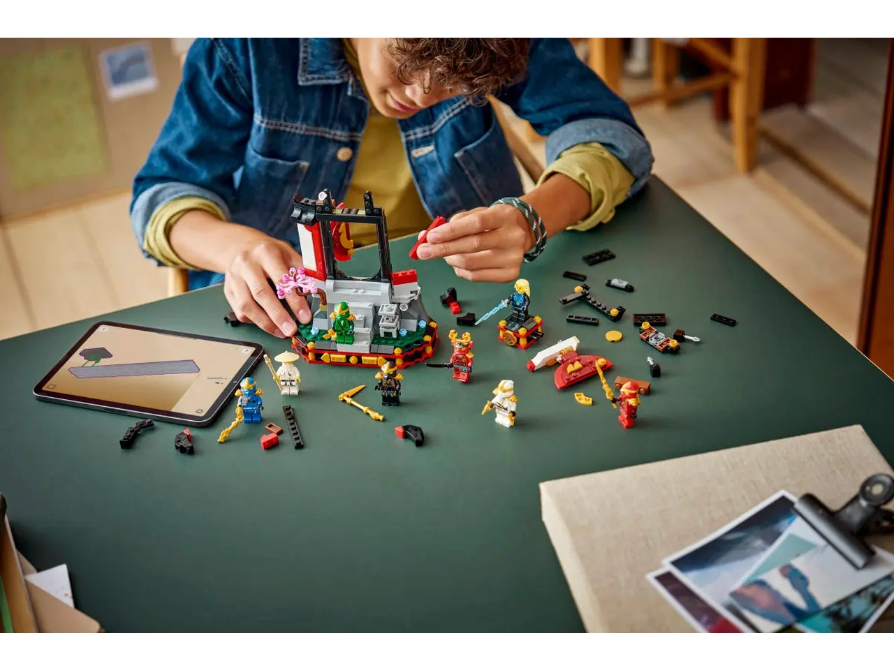 Lego Ninjago Display personaggi Ninja # 15Â° anniversario