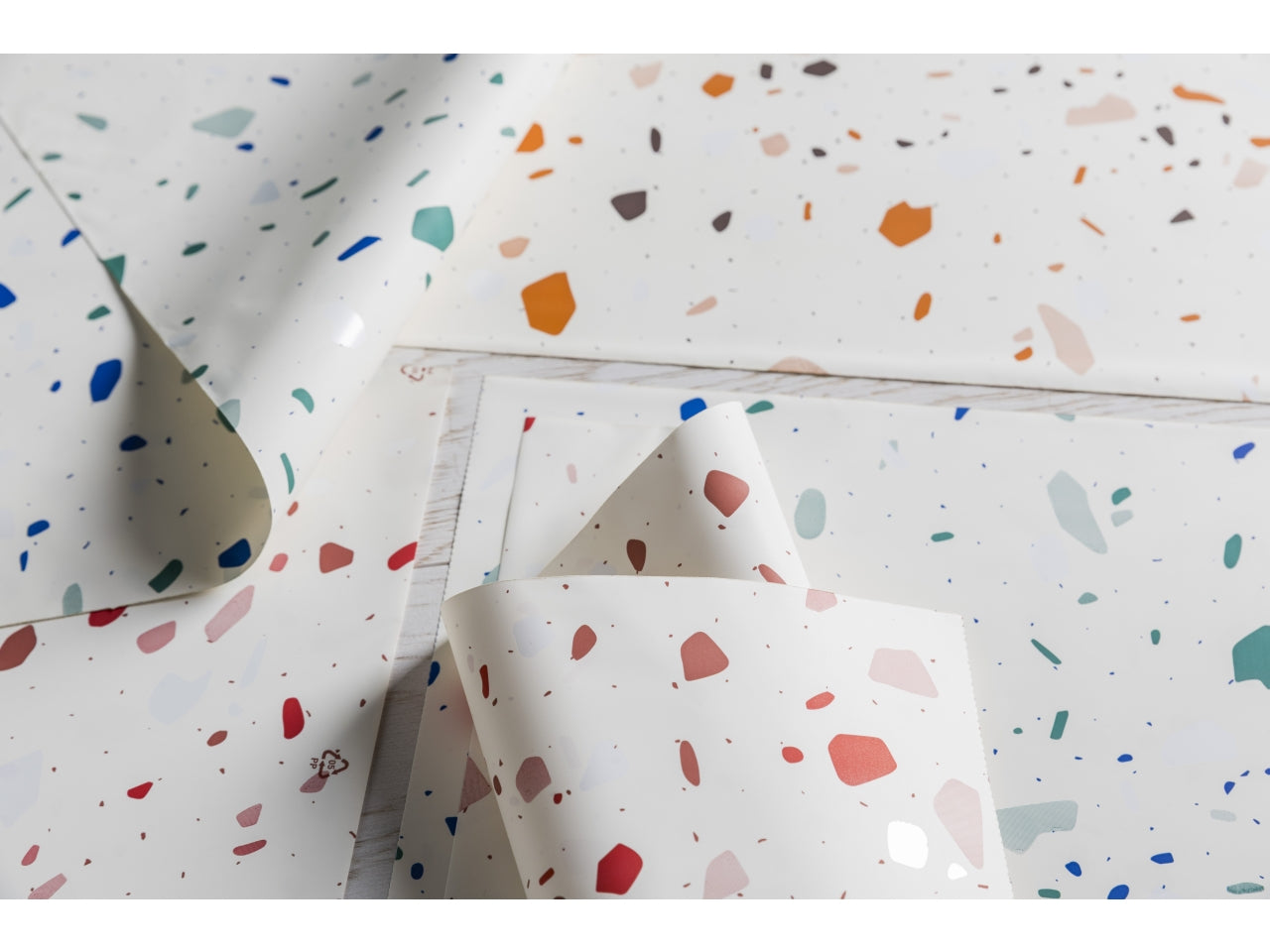 Buste regalo Graniglia 25x40cm, confezione da 50 Buste regalo in 3 colori assortiti