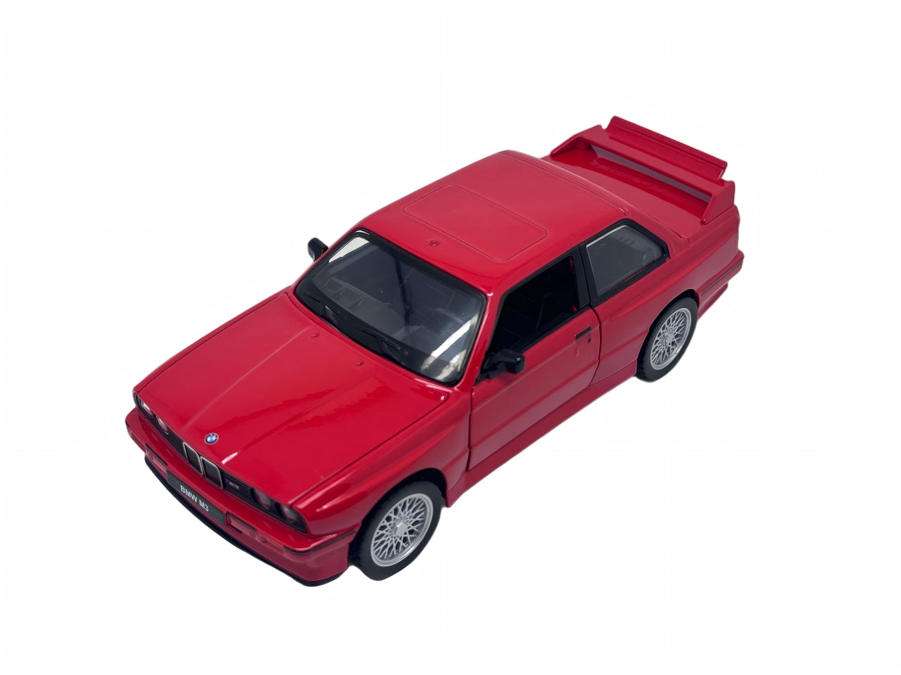 Auto bmw m3(e30) scala 1:24