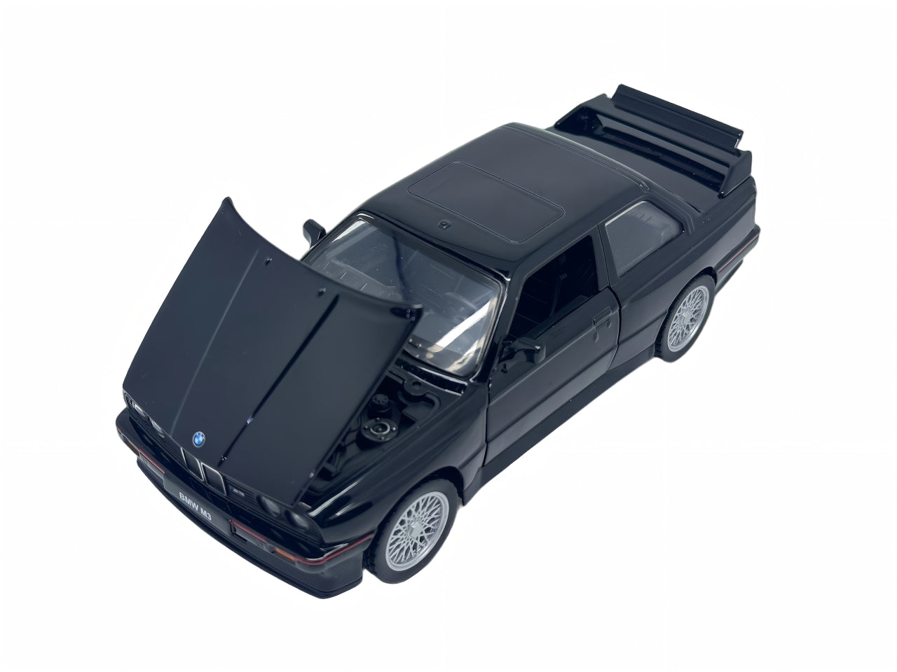 Auto bmw m3(e30) scala 1:24