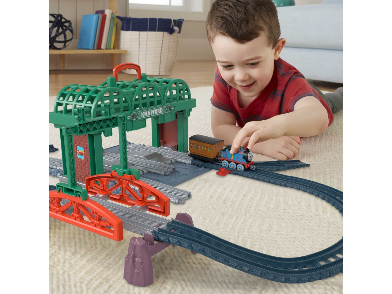 Thomas & Friends, Il Trenino Thomas, Stazione di Knapford pista con Playset 2 in 1 e Valigetta, Giocattolo per Bambini 3+ Anni - Mattel