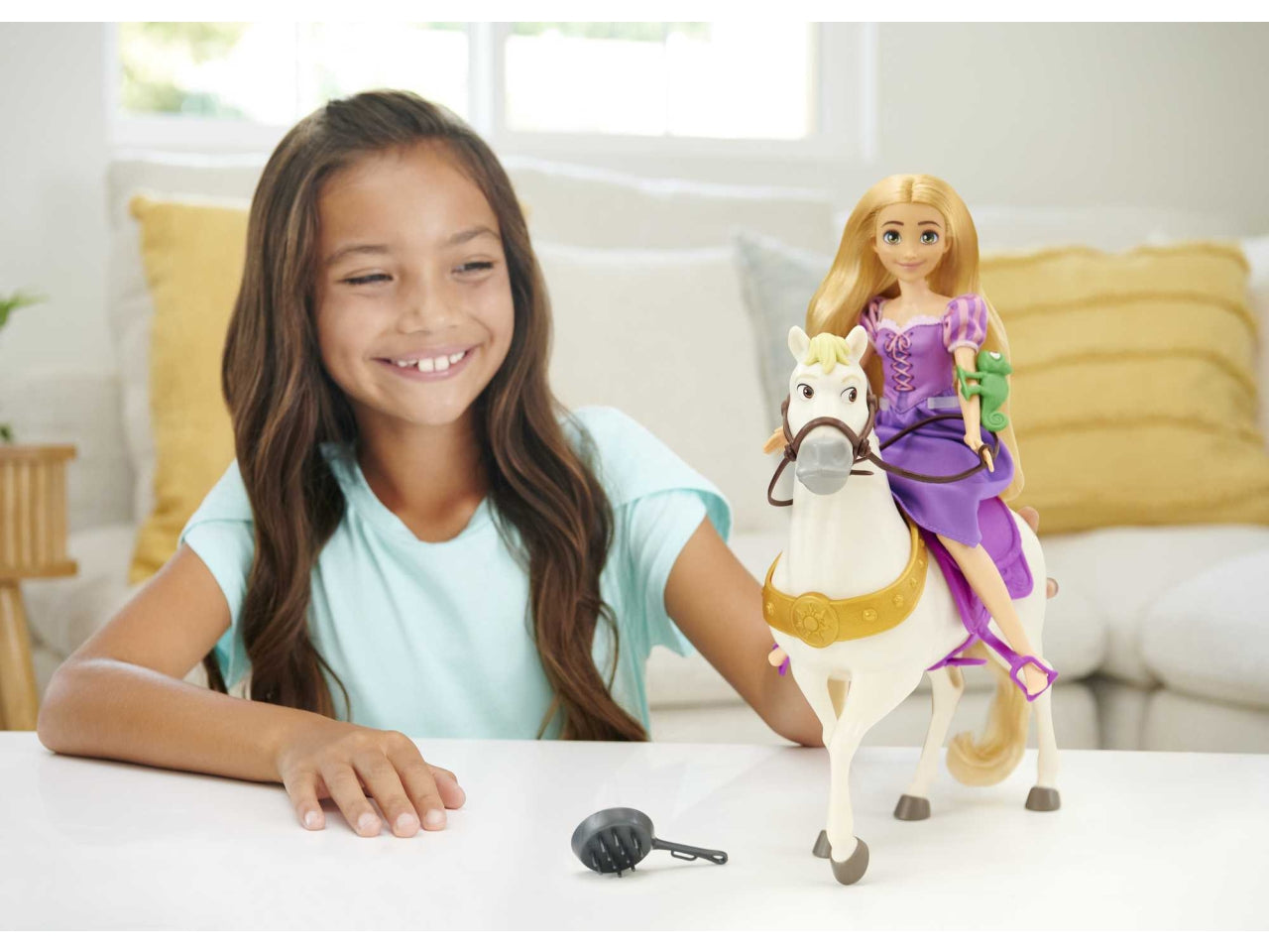 Disney Princess - Rapunzel e Maximus, con Pascal, spazzola e accessori da equitazione, ispirati al film Disney, Giocattolo per Bambini 3+ Anni - Mattel