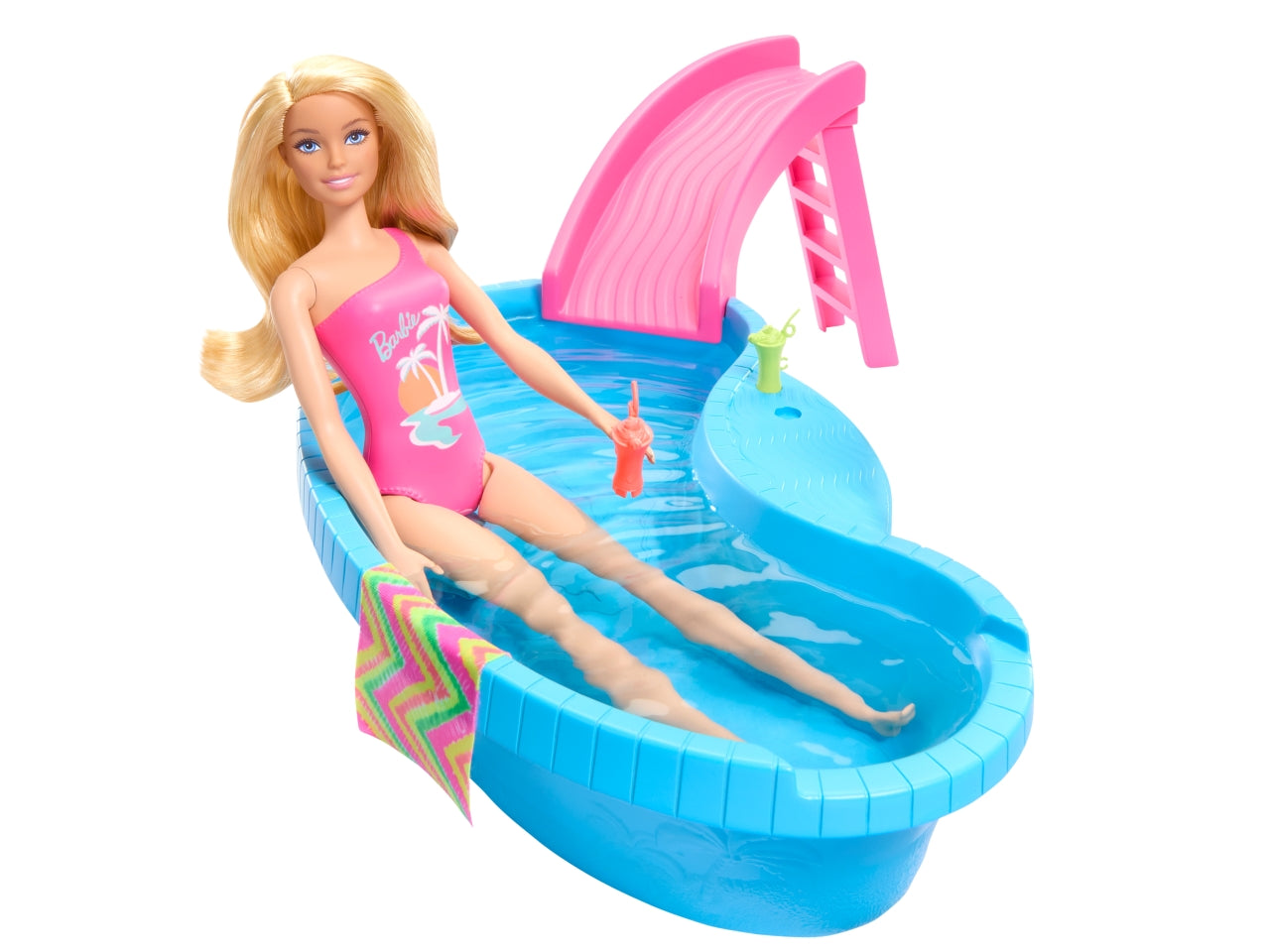 Barbie - Playset Piscina, con Bambola bionda in Costume Rosa Intero con Stampa Tropicale, Include Piscina, Scivolo, Telo e Bevande, Giocattolo per Bambini, 3+ Anni - Mattel