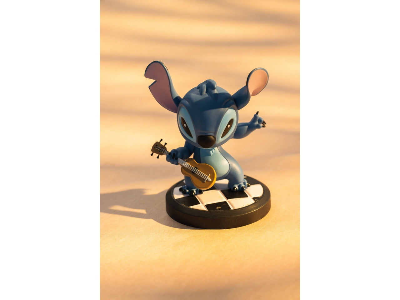 Yume hero box lilo & stitch fun series