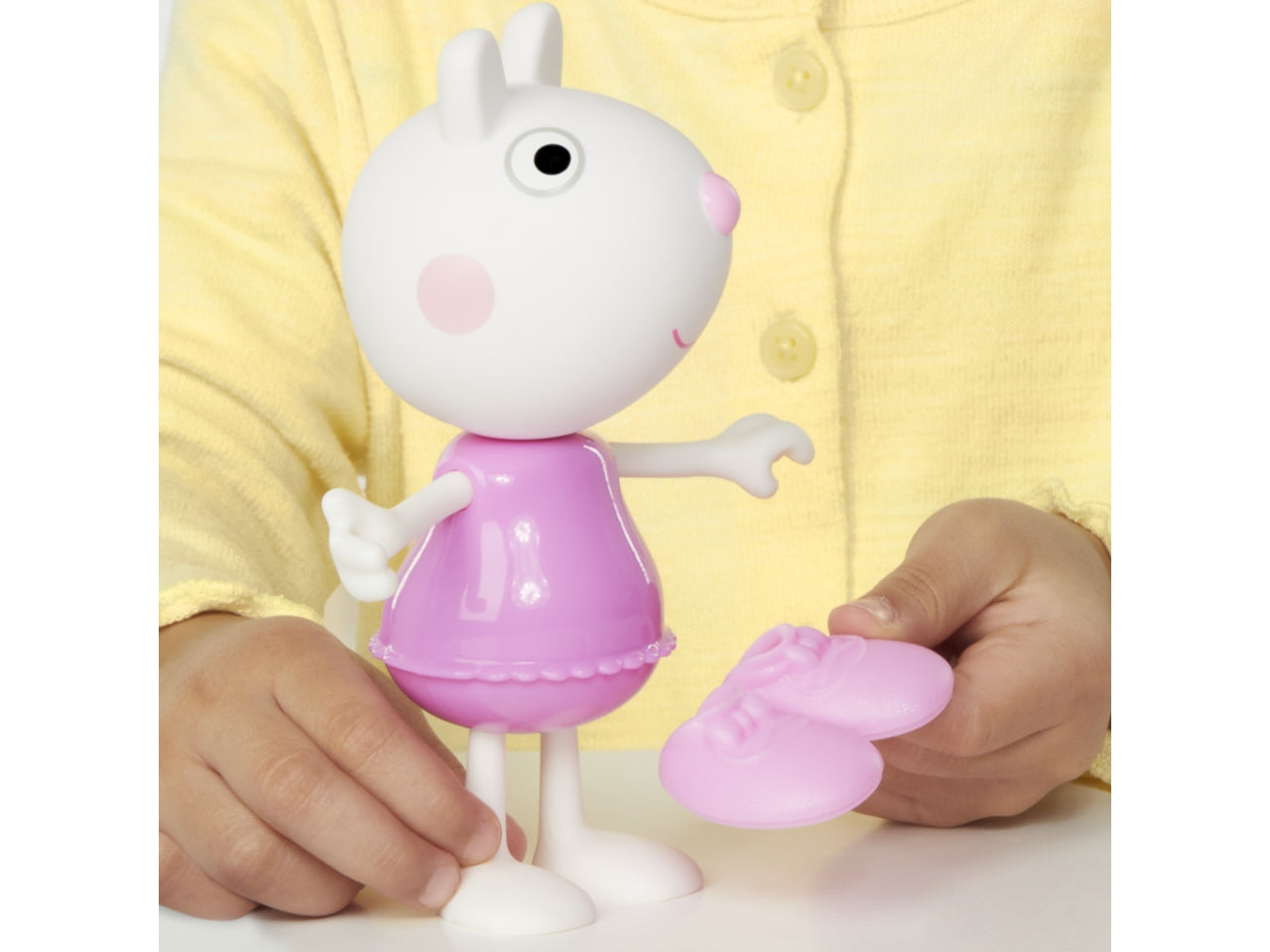 Personaggio Peppa Pig Dress-Up Peppa & Friends: Set Peppa Pig per Bambini 3+ | Dimensioni 6,66x20,32x22,38 - Hasbro