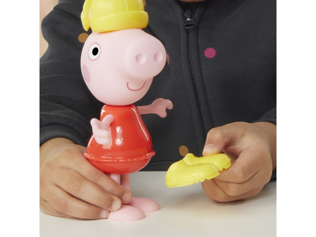 Personaggio Peppa Pig Dress-Up Peppa & Friends: Set Peppa Pig per Bambini 3+ | Dimensioni 6,66x20,32x22,38 - Hasbro