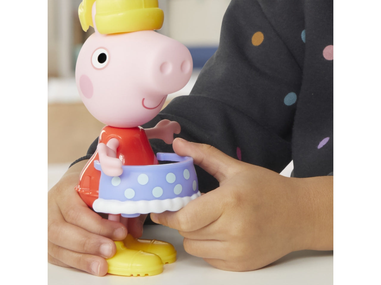 Personaggio Peppa Pig Dress-Up Peppa & Friends: Set Peppa Pig per Bambini 3+ | Dimensioni 6,66x20,32x22,38 - Hasbro