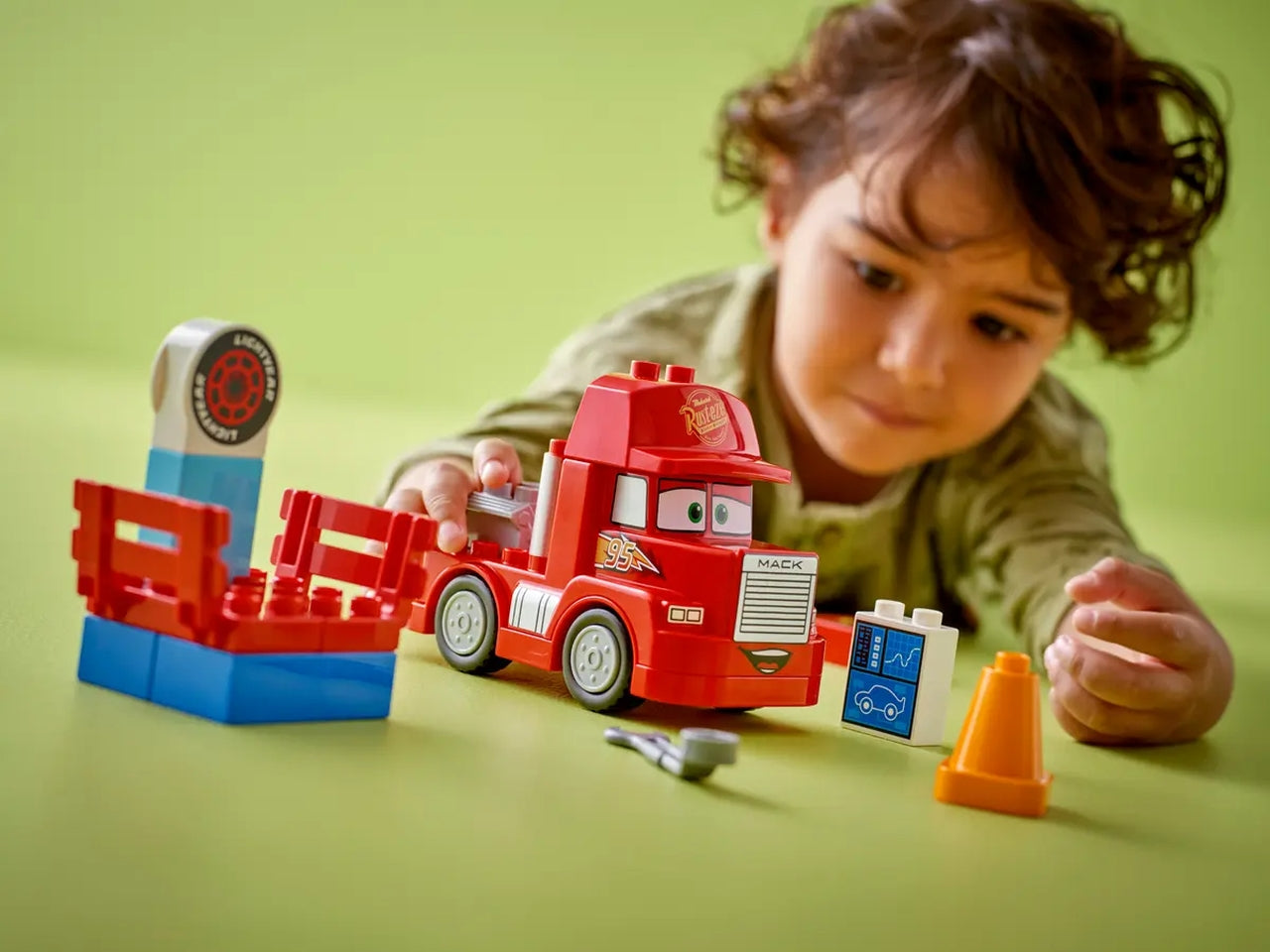 Lego duplo disney mack al circuito