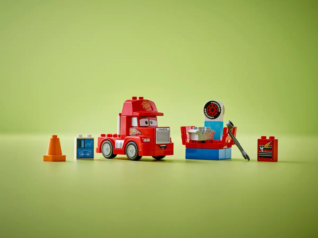 Lego duplo disney mack al circuito