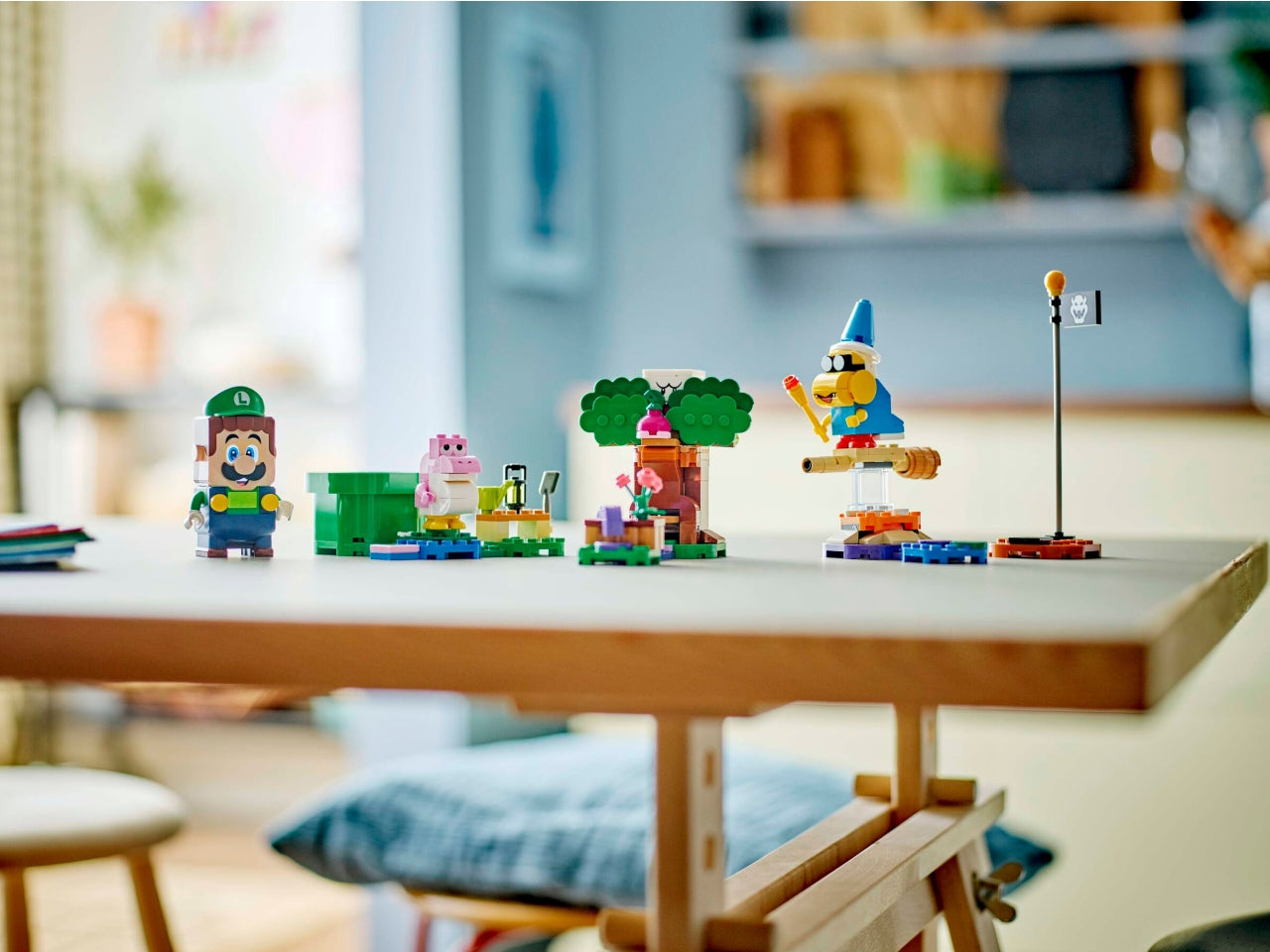 LEGO Luigi - Avventure con il set giocattolo interattivo: unisciti a LEGO Luigi in una missione per scoprire chi ha avvelenato il giardino con questo playset LEGO Super Mario per bambini 71440