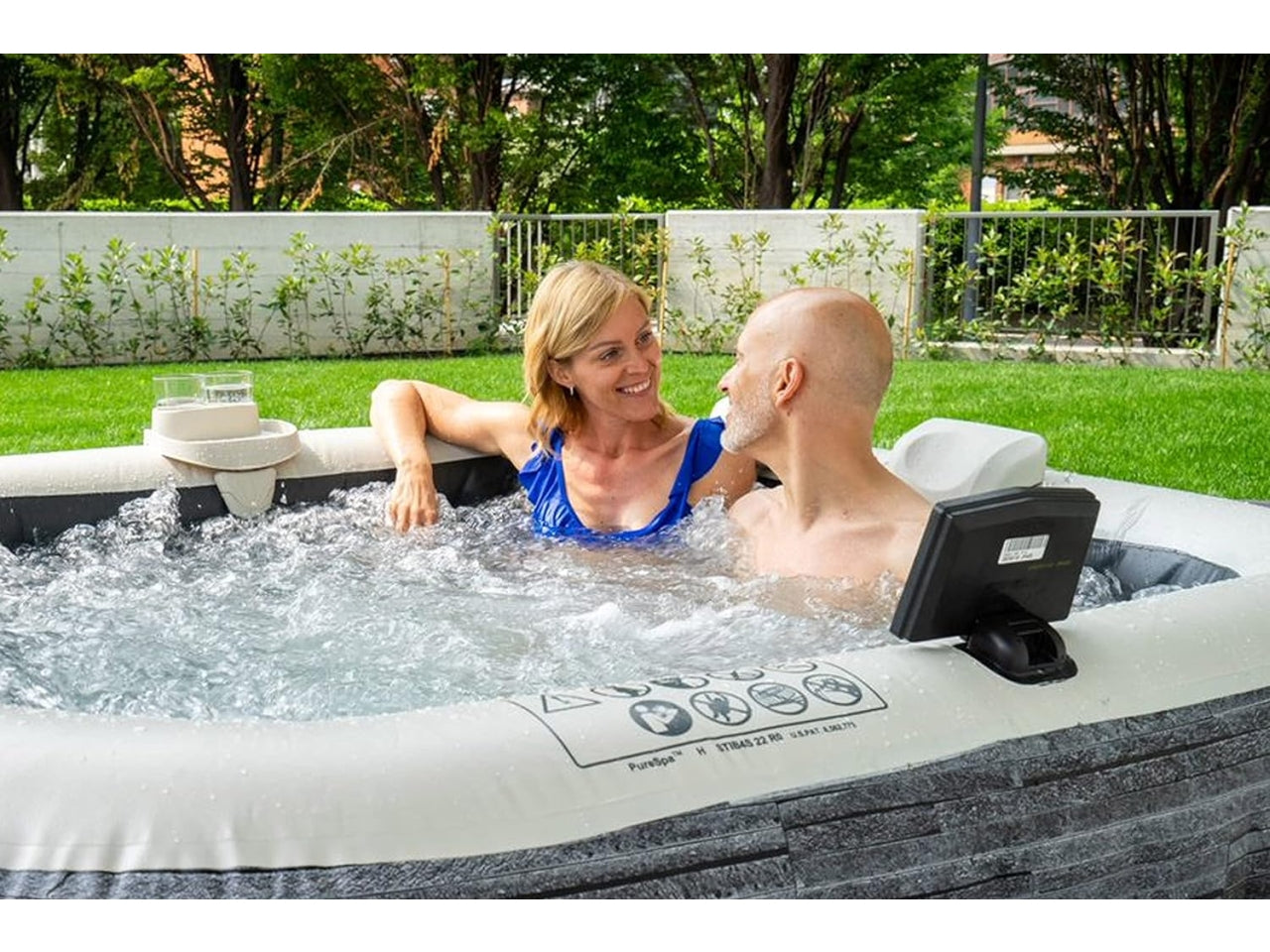 Bubble massage set greystone deluxe 4 posti quadrata con pompa, riscaldatore, sistema di purificazione acqua, 140  getti, telo base, telo copertura, dispenser di cloro