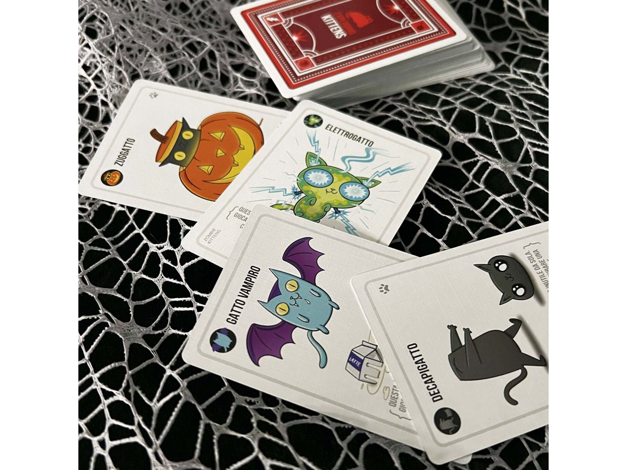 Zombie Kittens, Gioco da tavolo di Carte da 2 a 5 Giocatori, per bambini da 7 Anni in su - Asmodee